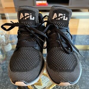 APL Ascend Black/Chrome Sneaker—Size 8